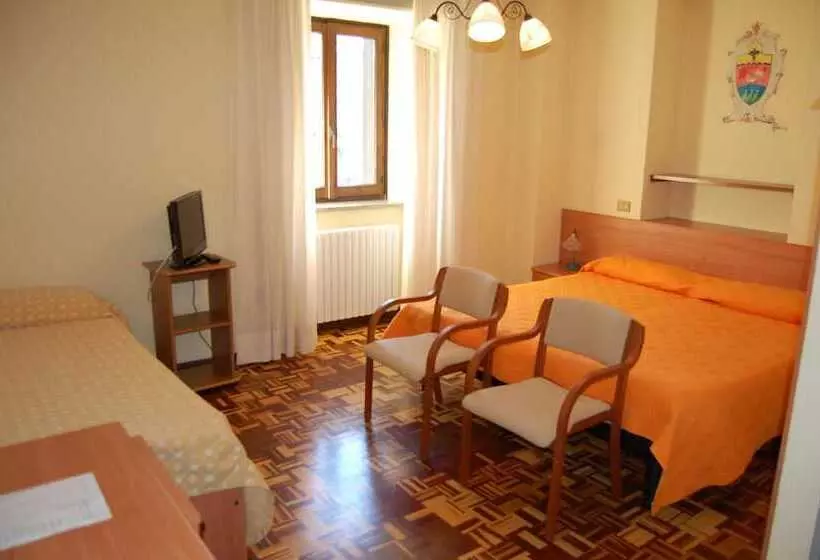 בית מלון כפרי Delle Alpi