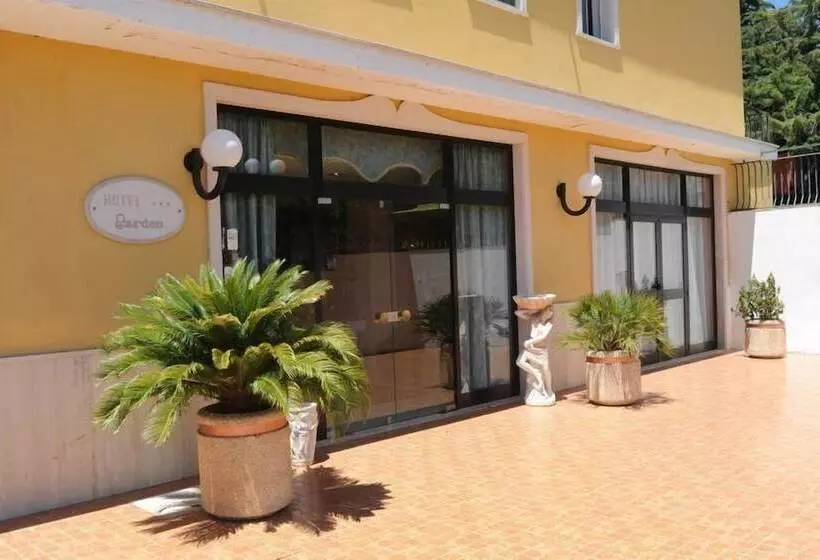 فندق Garden