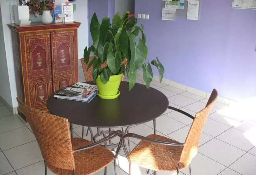 ホテル Home Du Buisson Hôtel Des Familles