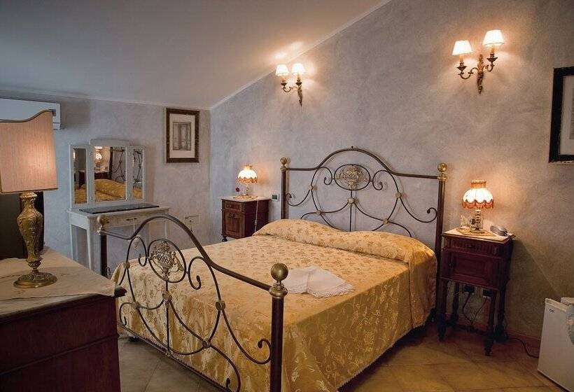 هتل La Petite Maison