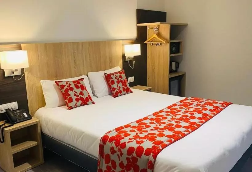 Отель Martinez Grenay