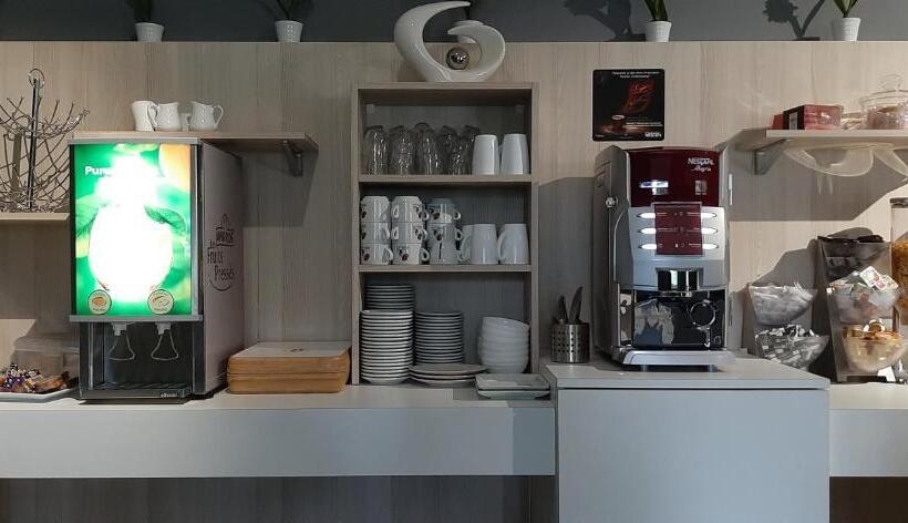 فندق Martinez Grenay