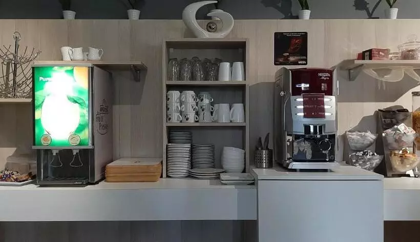 Отель Martinez Grenay