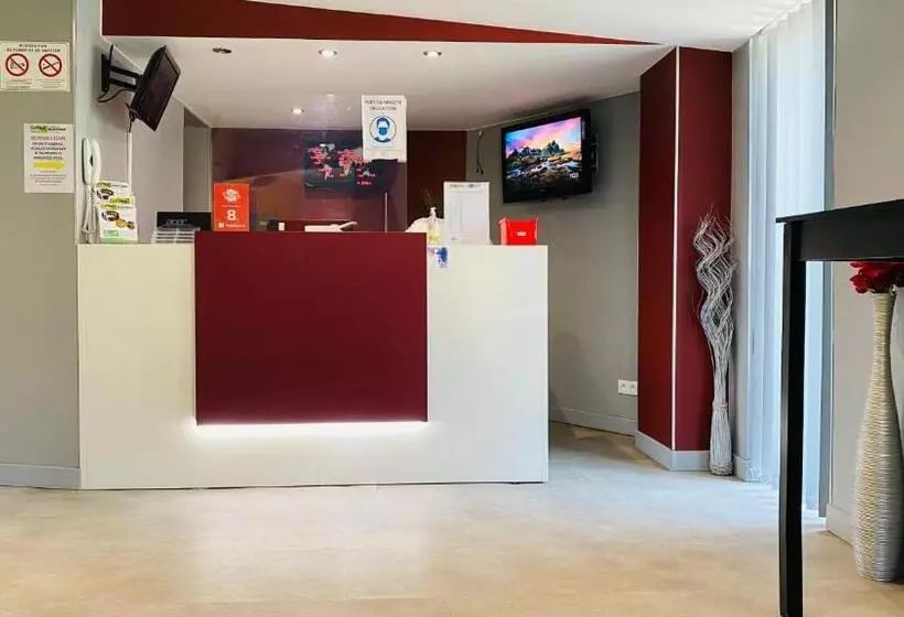 Отель Martinez Grenay