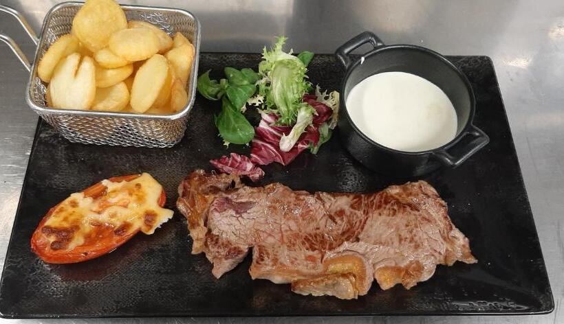 فندق Martinez Grenay