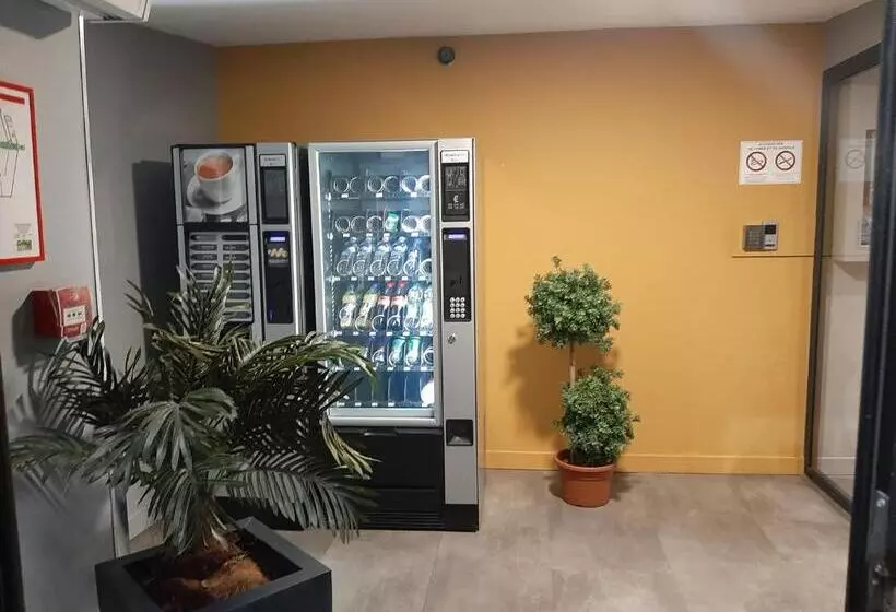 Отель Martinez Grenay