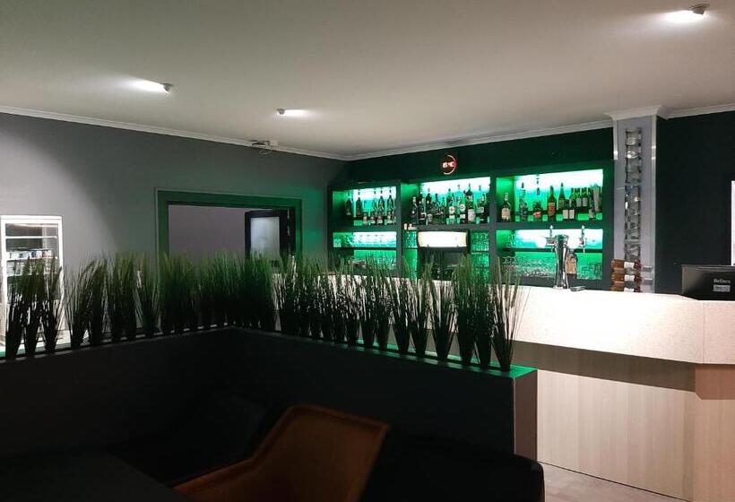 فندق Martinez Grenay