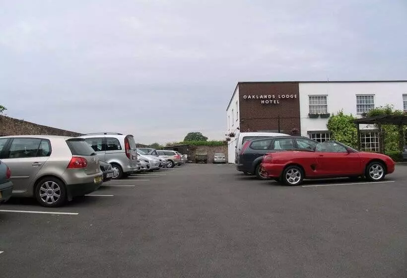 ホテル Oaklands Lodge