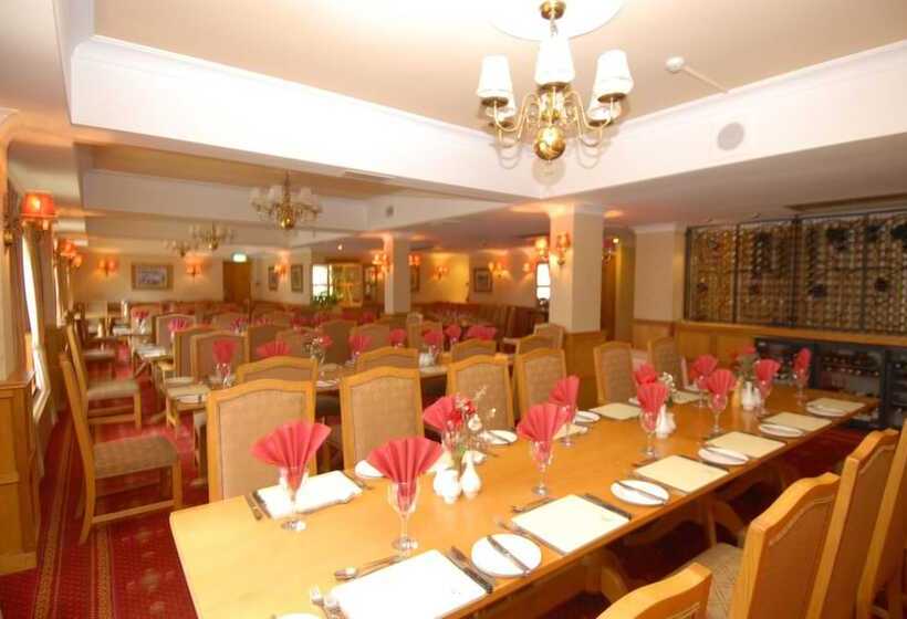 호텔 Oaklands Lodge