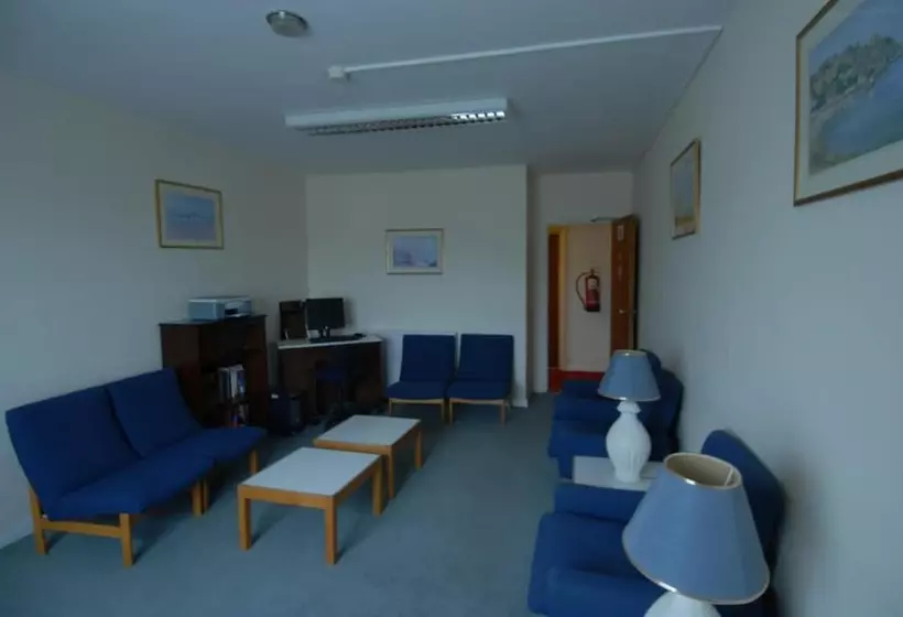 ホテル Oaklands Lodge