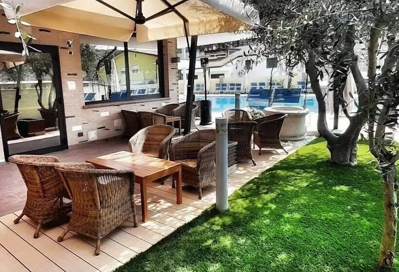 호텔 & Wellness Fra I Pini