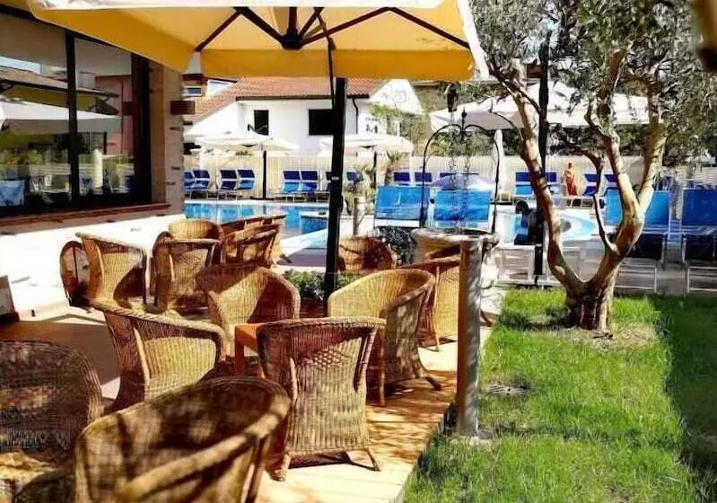 호텔 & Wellness Fra I Pini