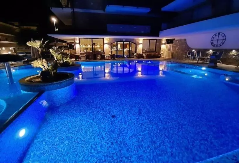 호텔 & Wellness Fra I Pini