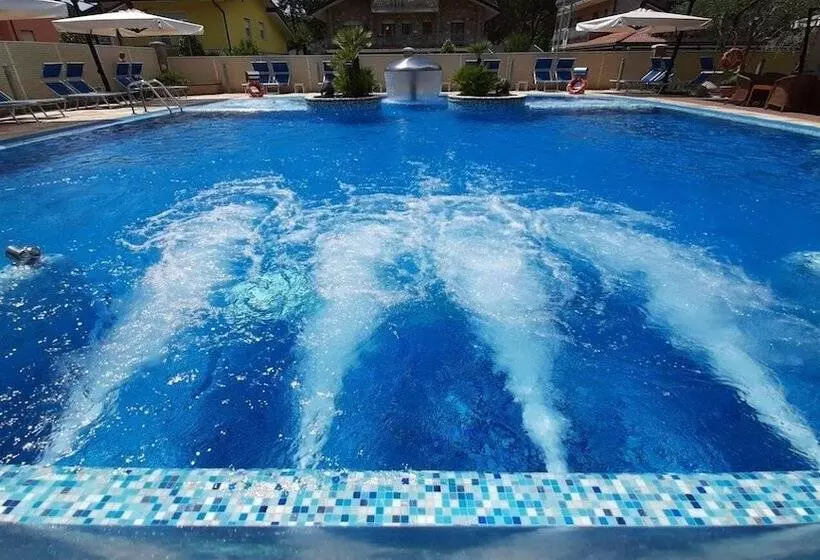 호텔 & Wellness Fra I Pini