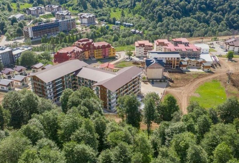 هتل Crystal Residence 530 & 531