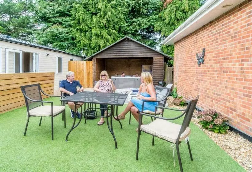 Lomakeskus Andrewshayes Holiday Park