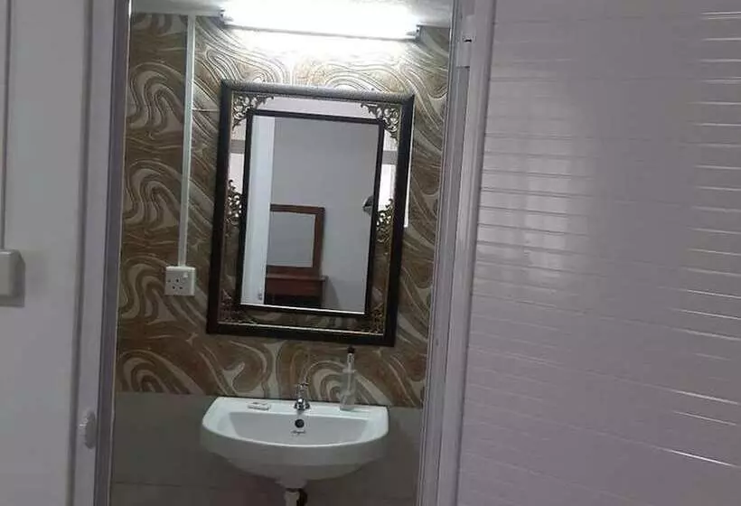 تختخواب و صبحانه A Room For Two People At Palais Authentic