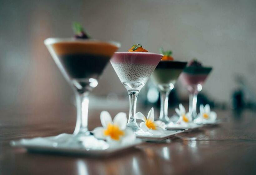 استراحتگاه The Istana