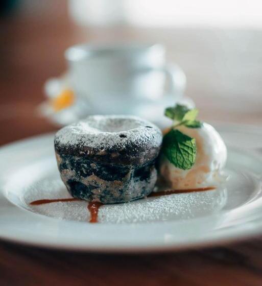 استراحتگاه The Istana