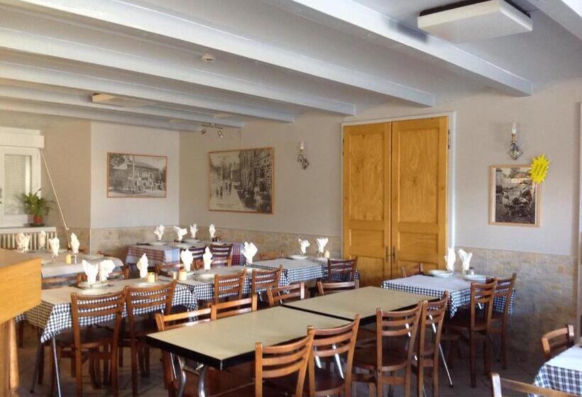 فندق Auberge Du Meygal