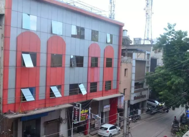 Hotel Poonam
