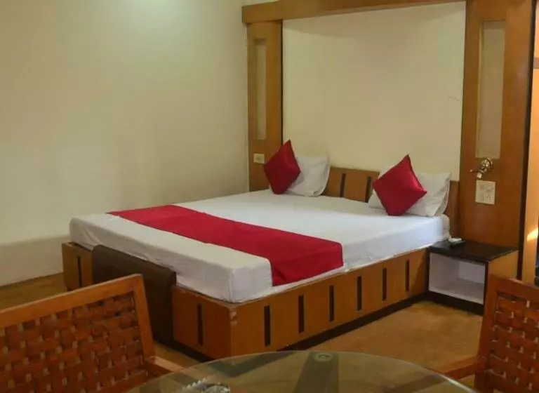 Hotel Poonam