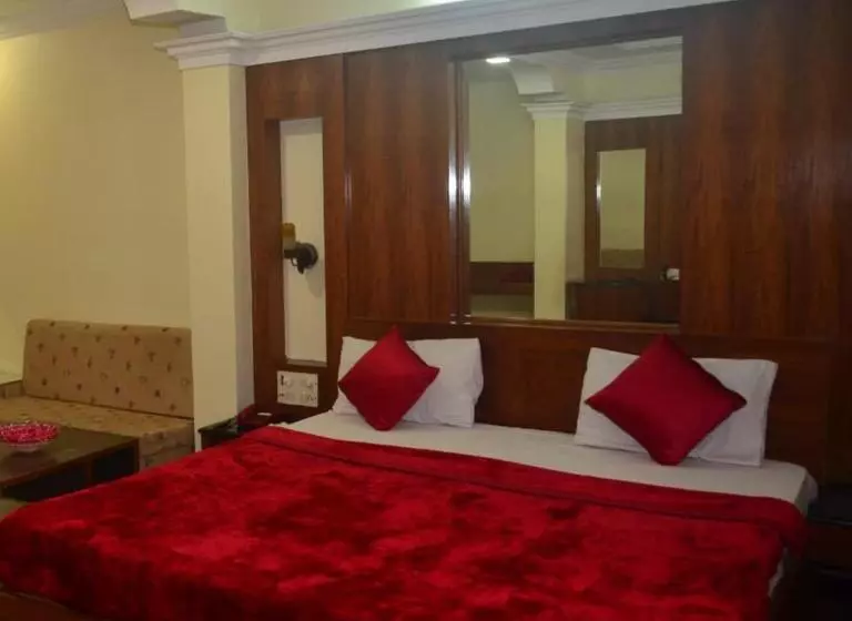 Hotel Poonam