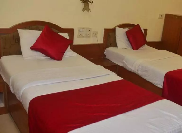Hotel Poonam