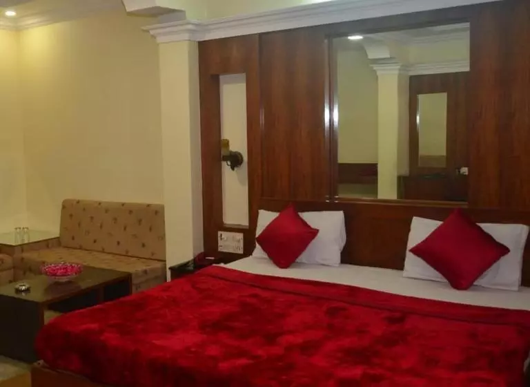 Hotel Poonam