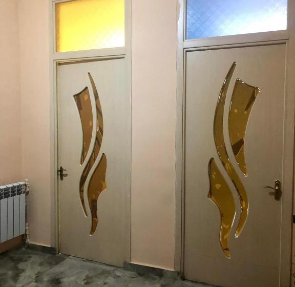 Karson Family Hostel & Guest House