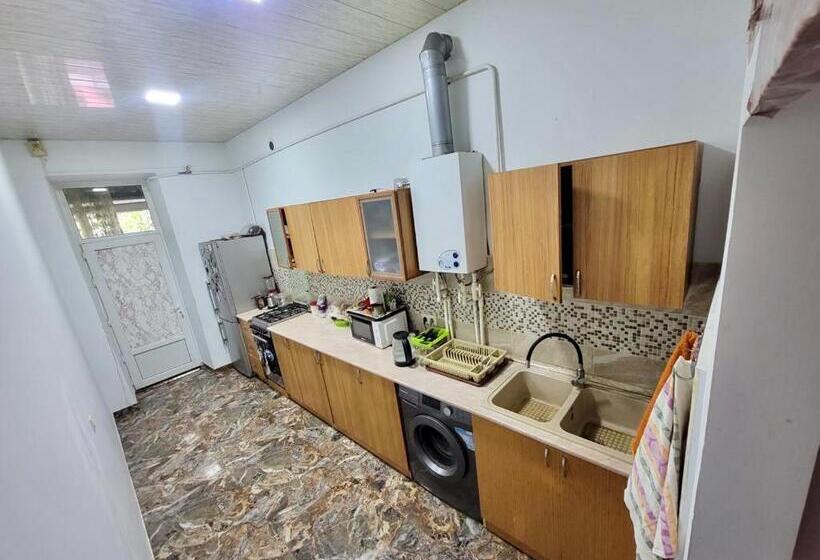 Karson Family Hostel & Guest House