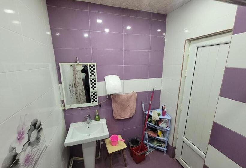 Karson Family Hostel & Guest House