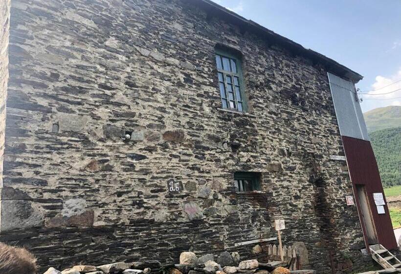 پانسیون Guesthouse Svani