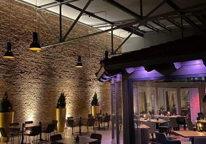 هتل Alte Redaktion