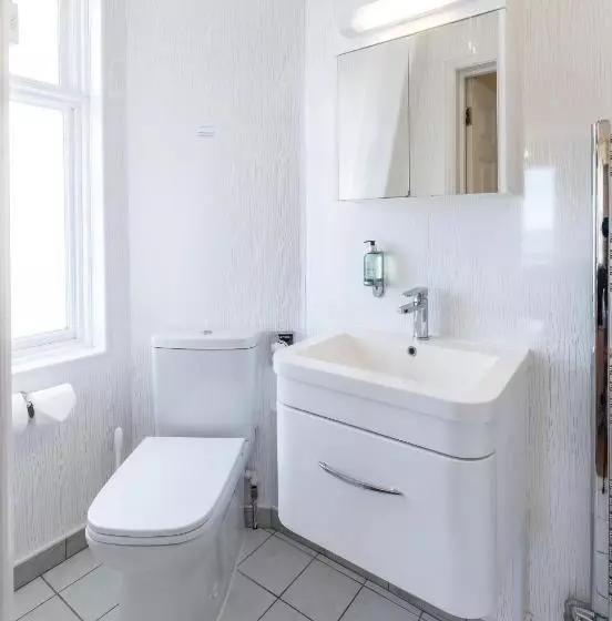 בית מלון כפרי Cliftonville