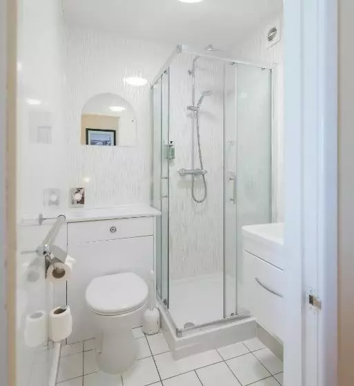 בית מלון כפרי Cliftonville