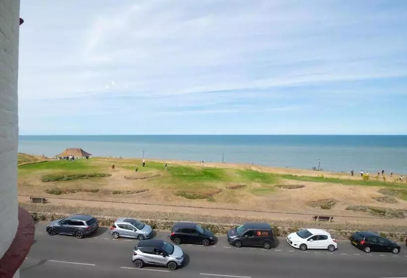 בית מלון כפרי Cliftonville