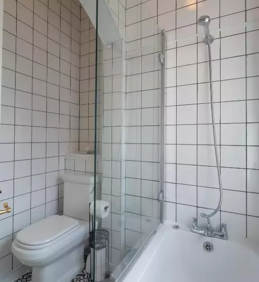 בית מלון כפרי Cliftonville