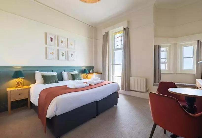 בית מלון כפרי Cliftonville