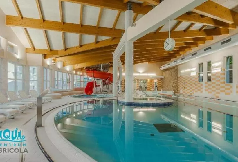 هتل Complex Curie