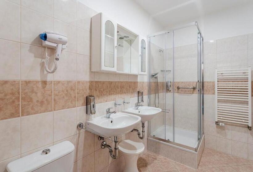 Отель Complex Curie