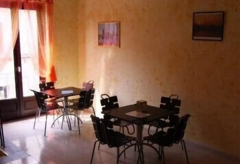 Отель Food & Drink