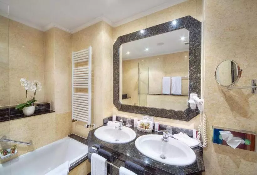 בית מלון כפרי Häcker S