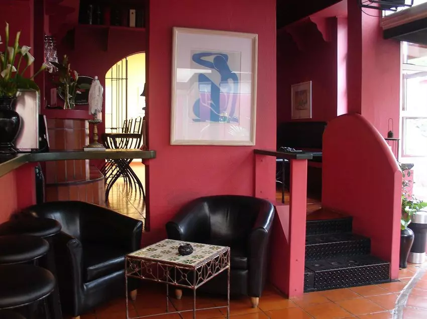 Inn & Art Cottage