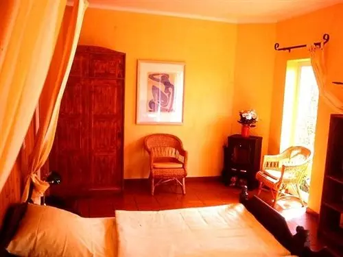 Inn & Art Cottage