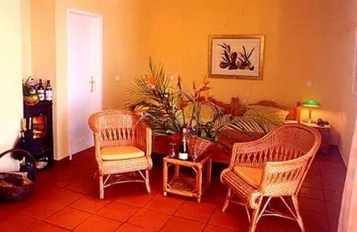 Inn & Art Cottage