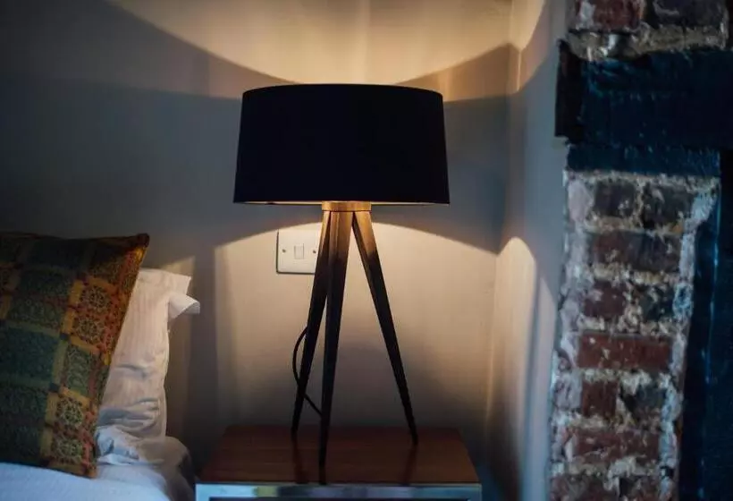 בית מלון כפרי Kings Arms