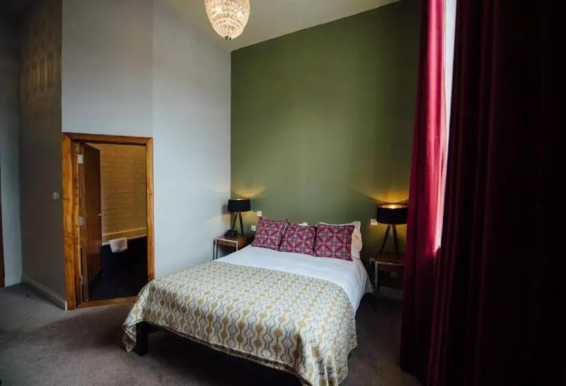 בית מלון כפרי Kings Arms