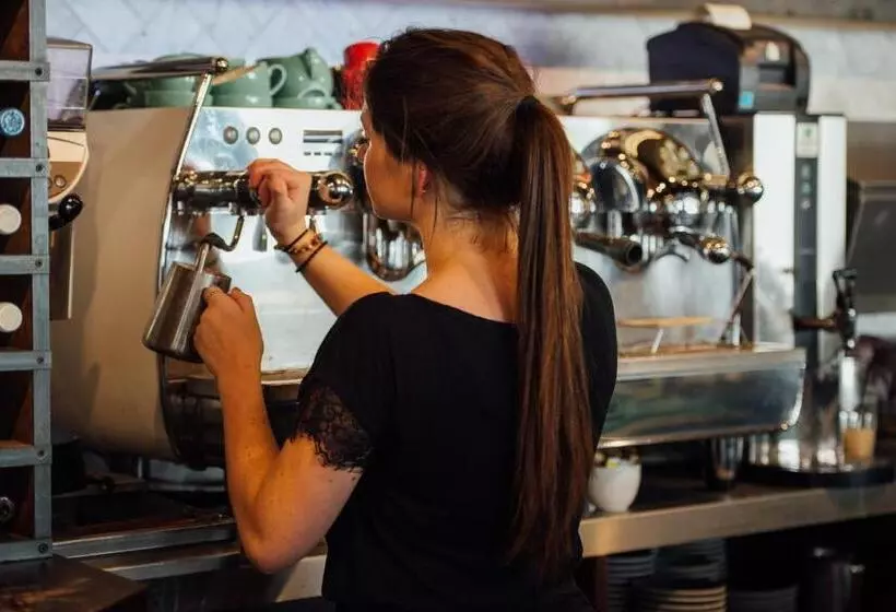 בית מלון כפרי Kings Arms