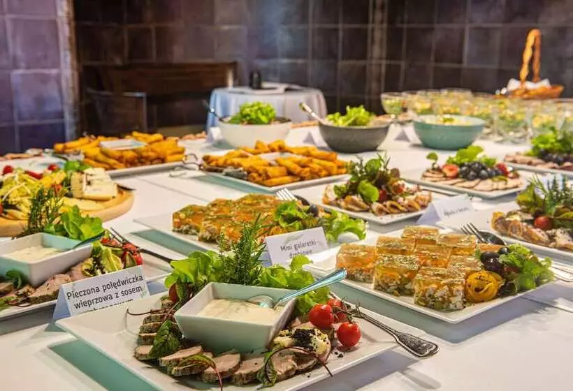 בית מלון כפרי Pałac Paulinum